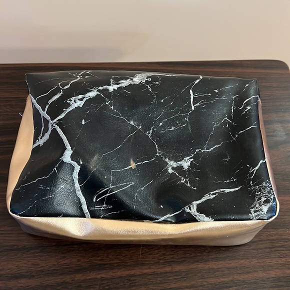 Marble Like Makeup Bag - Picture 2 of 4